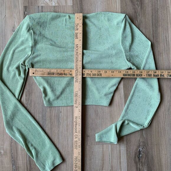 Sofia's Choice - LARGE Sheer Green Long Sleeve Halter Top - Picture 6 of 10